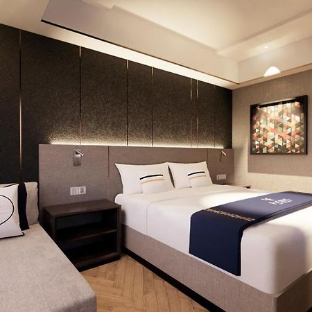 Fieris Hotel Джакарта Екстериор снимка